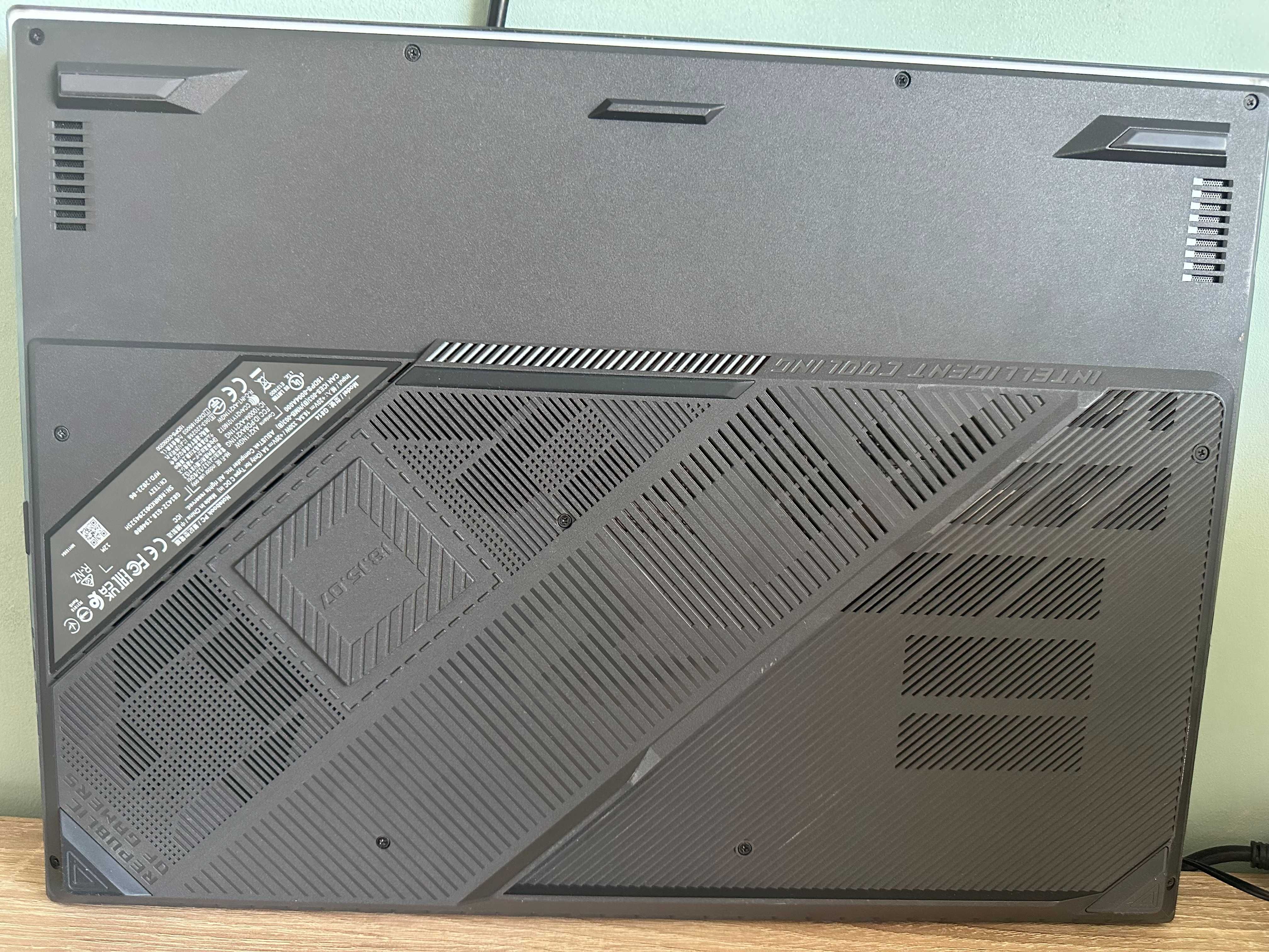 ASUS ROG Strix (G814) – i9-13980HX, RTX 4080 12GB, 18″ 240 Hz–като нов