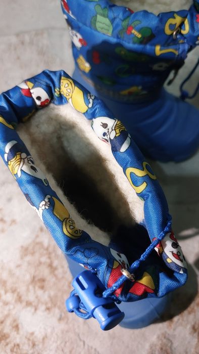 Теплые непромокаемые сапоги для детей