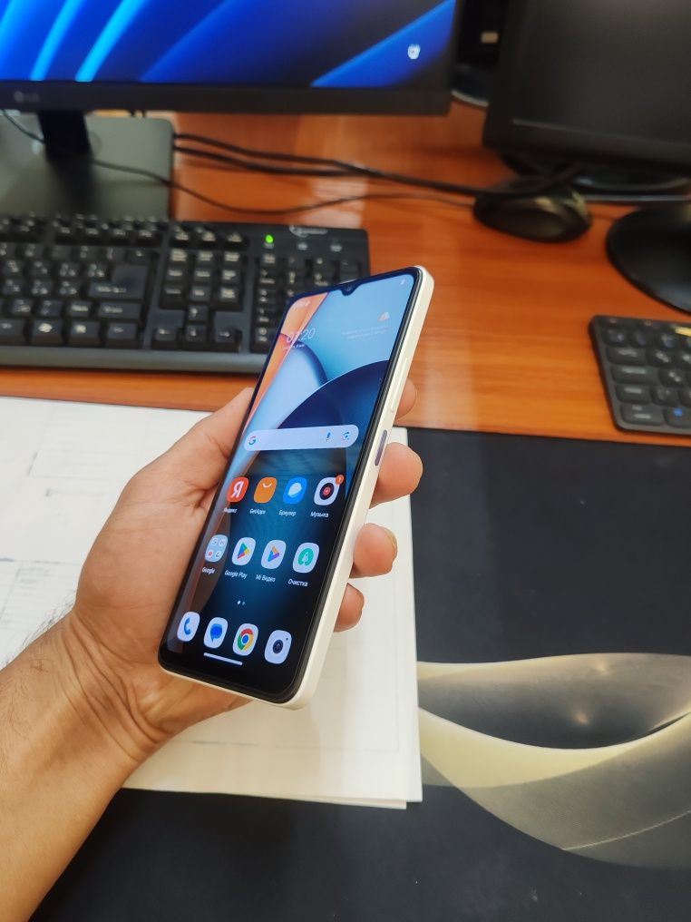 Redmi A3 128gb(2024)ideal ochilmagan usta kurmagan aybi yuq