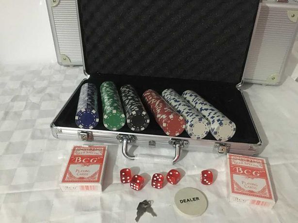 Trusa Poker 300 jetoane diplomat aluminiu Nou 11.5 g. SIGILAT!