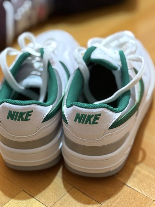 Adidasi nike noi