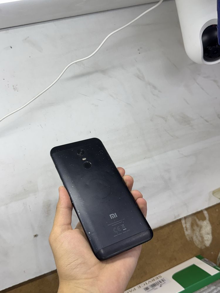 Redmi 5 Plus 4/64gb срочни сотилади