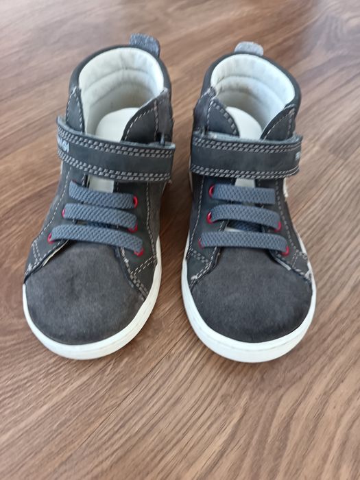 Încălțăminte băieți de toamna Nr 25 marca Primigi