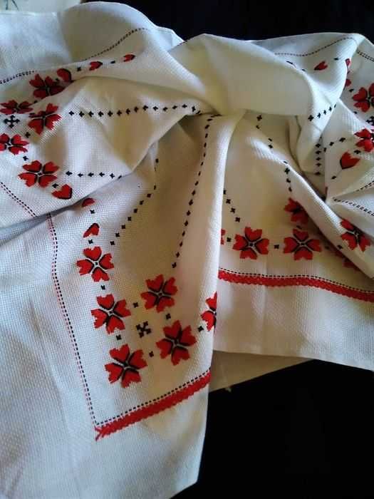 Карета българска бродерия