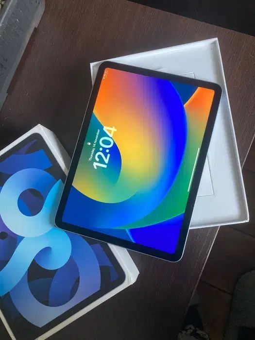 Ipad Air 4(2020) 64 GB + apple Pen (2nd generation) + husă cu tastatur