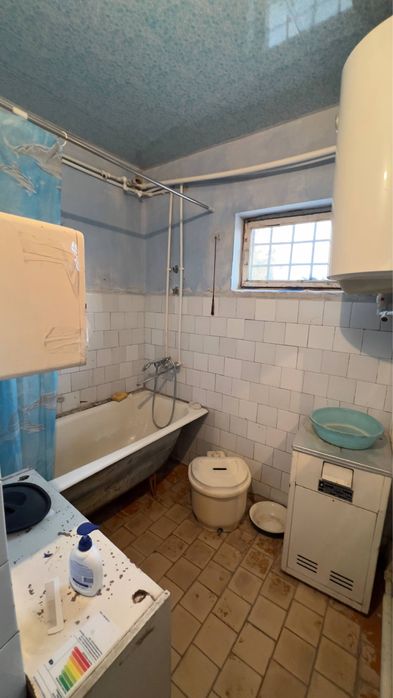 Кибрай байткурган  2 комнатная 77я серия кирпичный дом