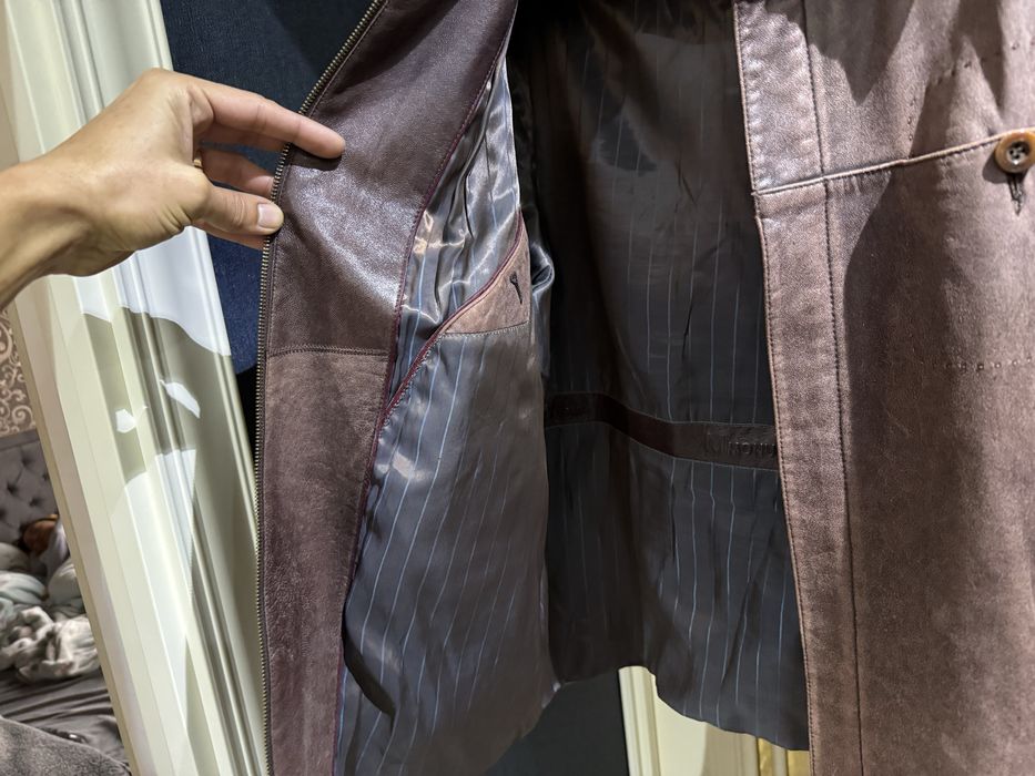 * легкая стильная куртка из натуральной кожи в хорошем состоянии