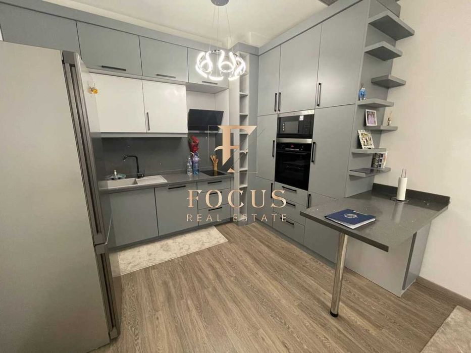 Продава се Тристаен апартамент в Пловдив, Христо Смирненски - 102 кв.м за 2222 €/кв.м - Снимка #1
