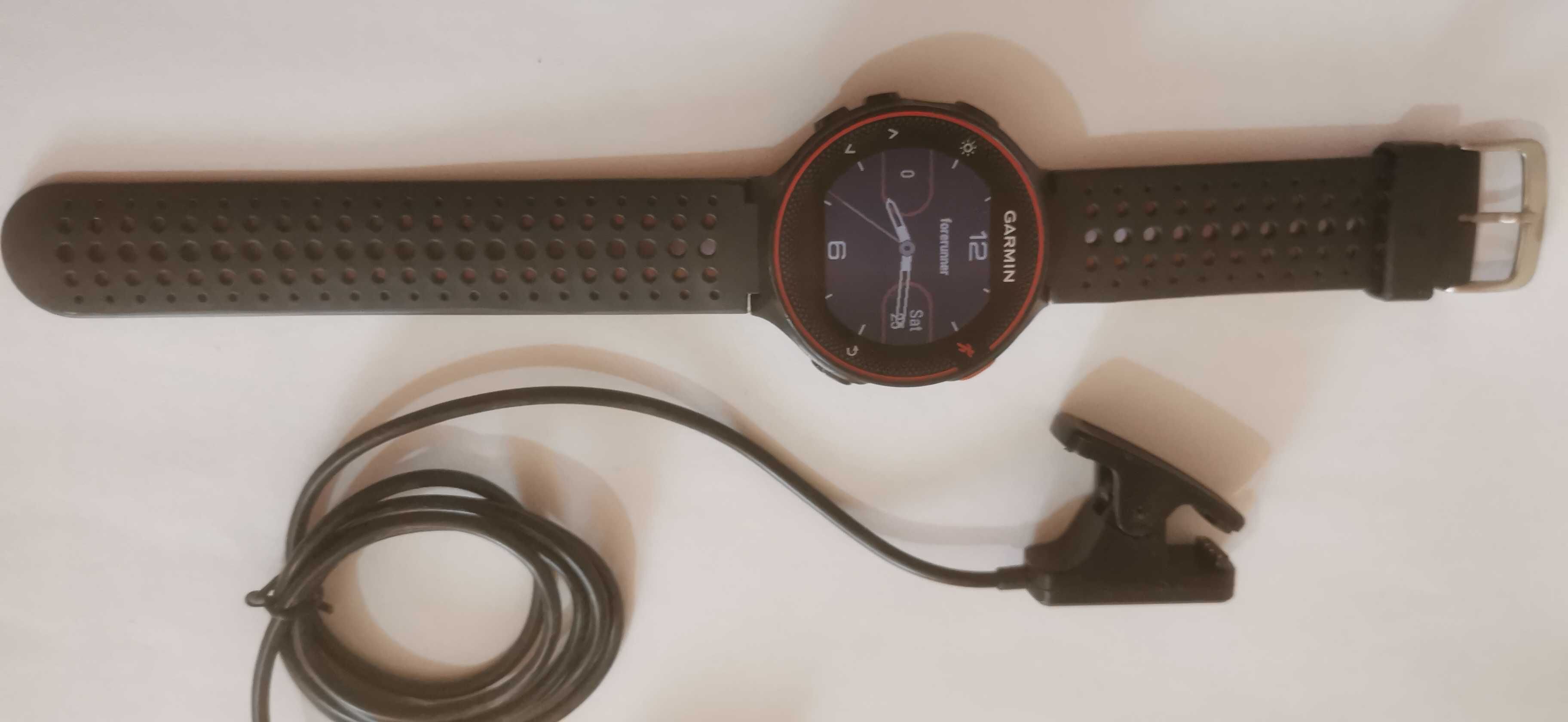 Ceas/Smartwatch Garmin Forerunner 235