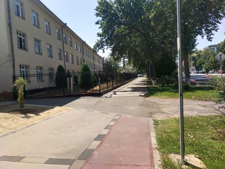 Уй сотилади;  Юнусабад Амир Темур шох куча 1 линия да 3,34 сотих