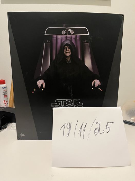 Hot Toys MMS468 Emperor Palpatine Deluxe Edition w/ Throne
