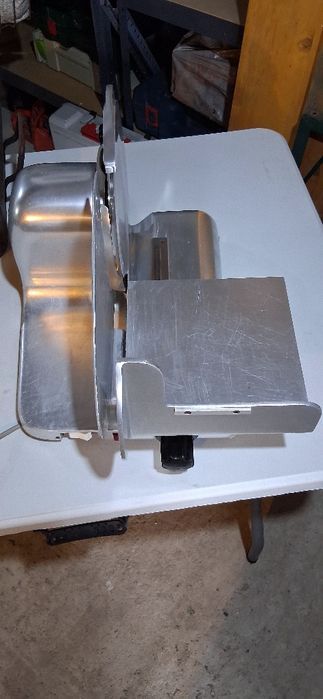 Feliator     de     carne