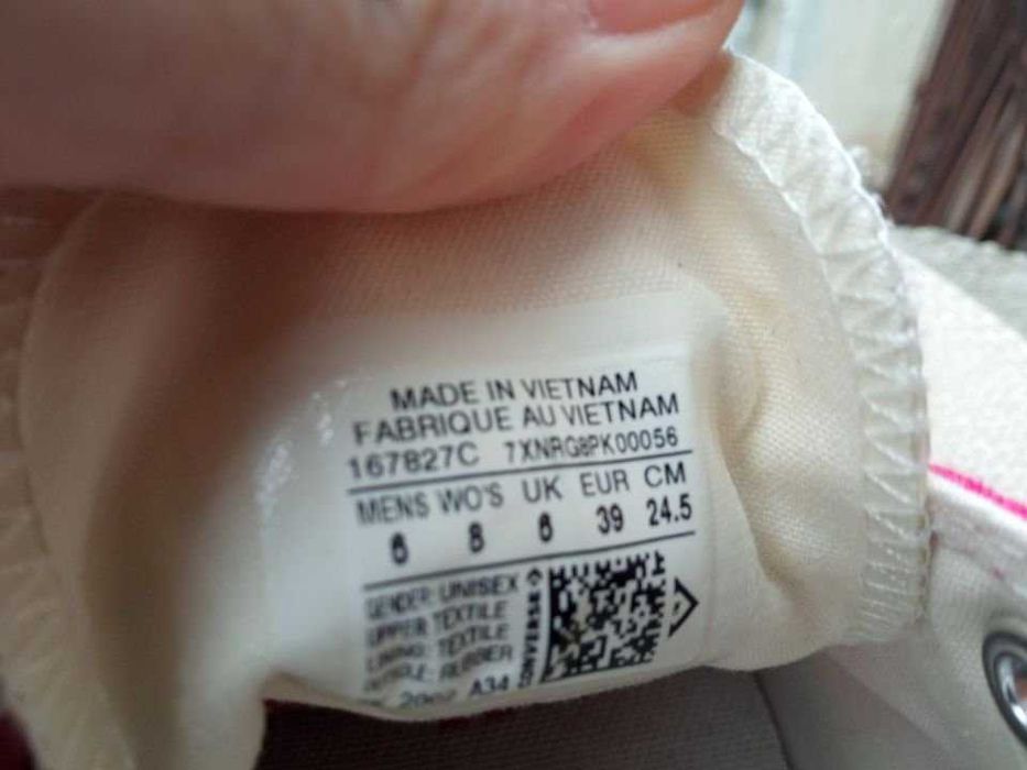 Converse All Star, marimea 39, UK 6 (24.5 cm) made in Vietnam.