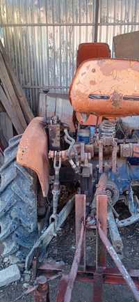 Tractor fiat 215 in 2 pistoane motor defect