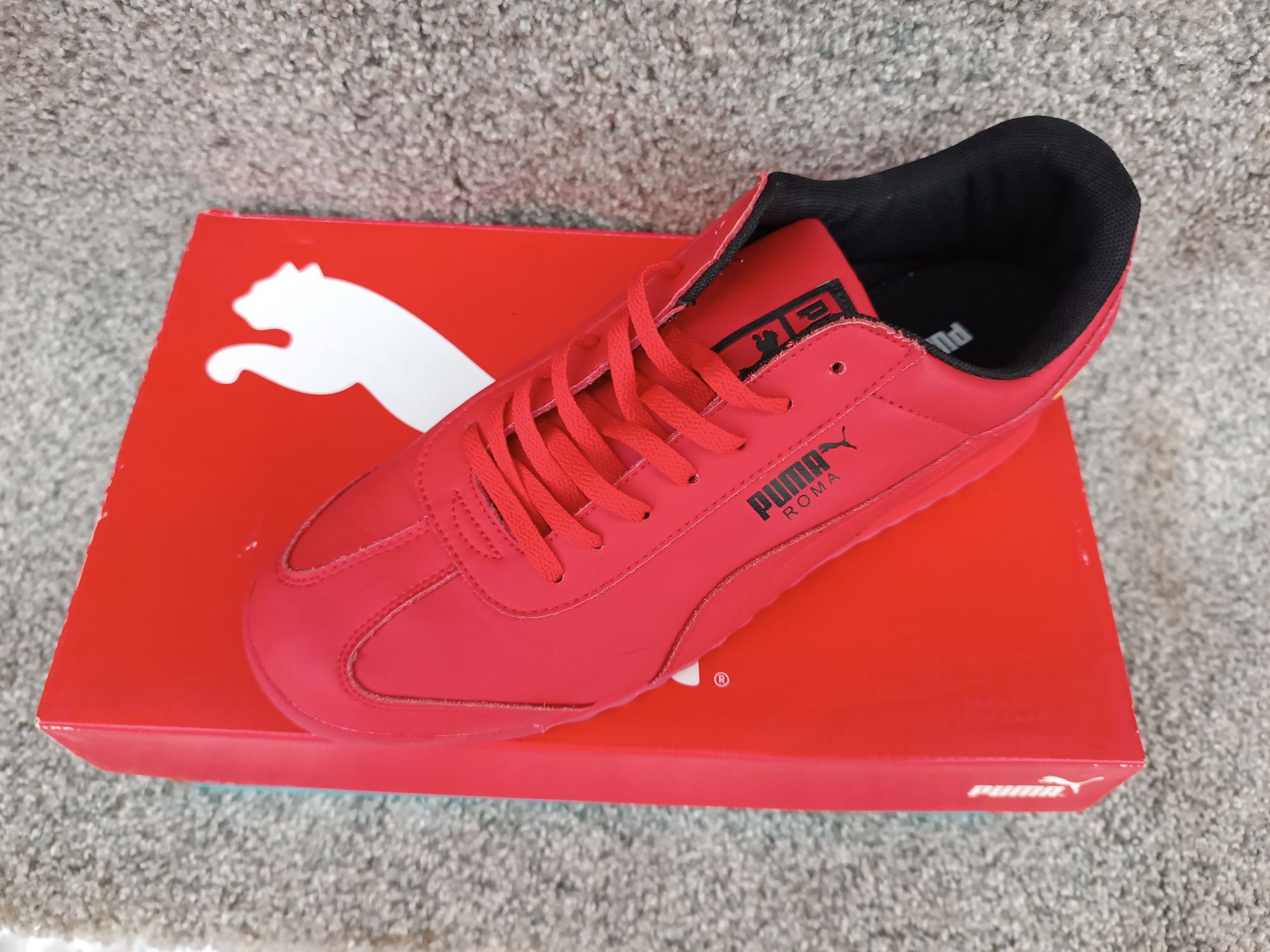 Puma Roma (Ferrari) 
Классический силуэт от PUMA органично д