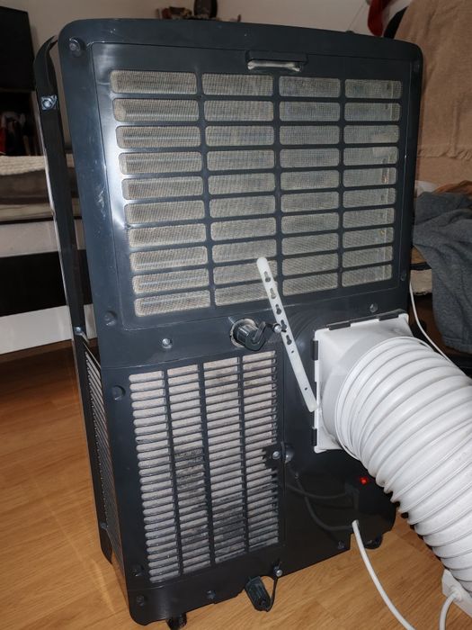 Aer condiționat portabil cu telecomandă