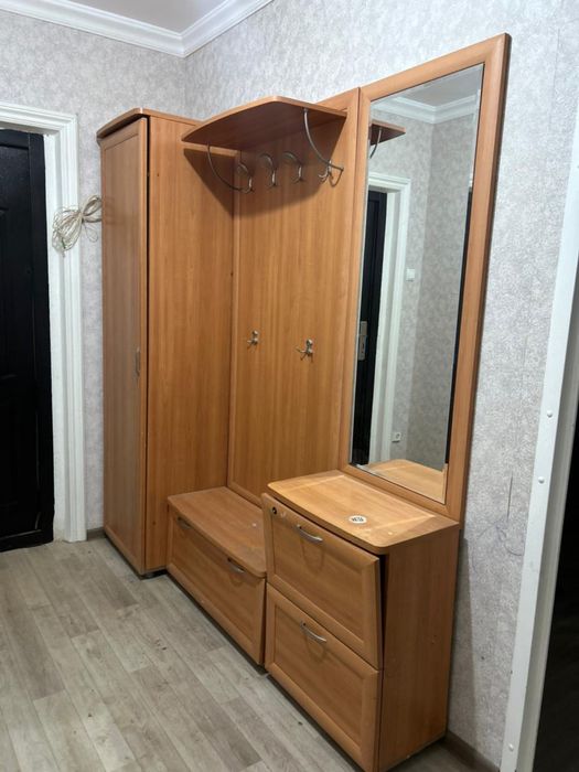 Продам шкаф для прихожей