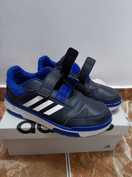 Încălțăminte adidas