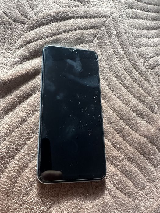 Продам телефон Vivo Y21