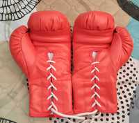 Боксови ръкавици