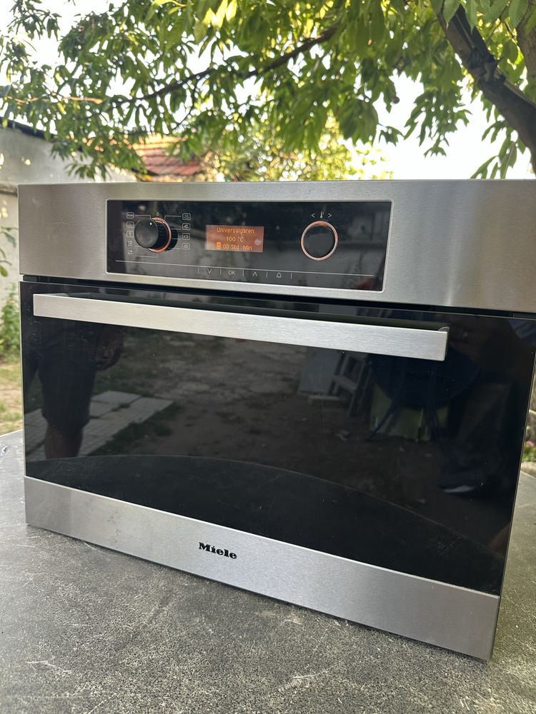 Фурна с пара Miele DG5061