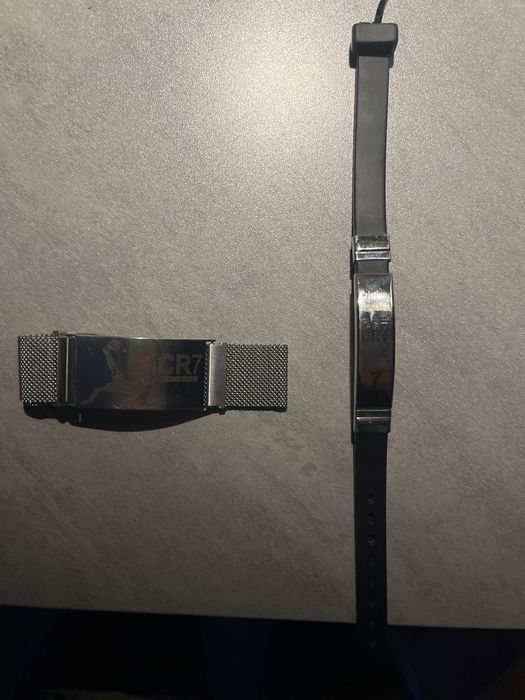 Продавам две гривни от Англия на Роналдо