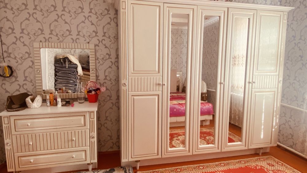 Спальный гарнитур