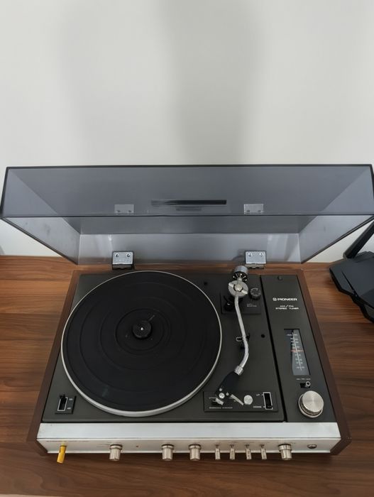 Pick-up Pioneer C4600