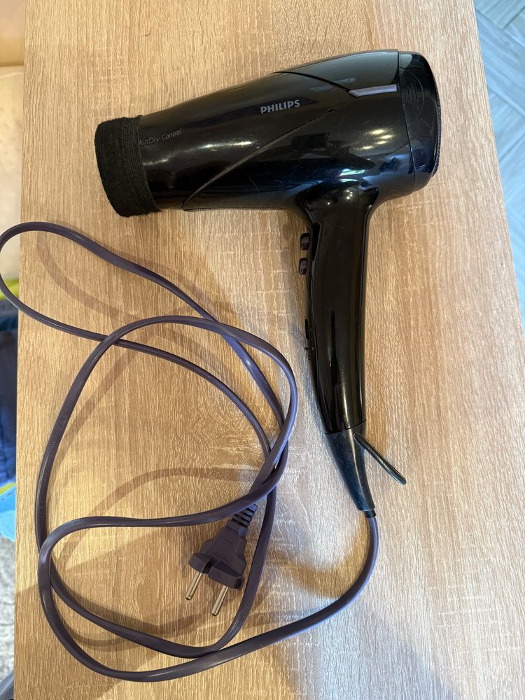 Сешоар Philips 2100 W