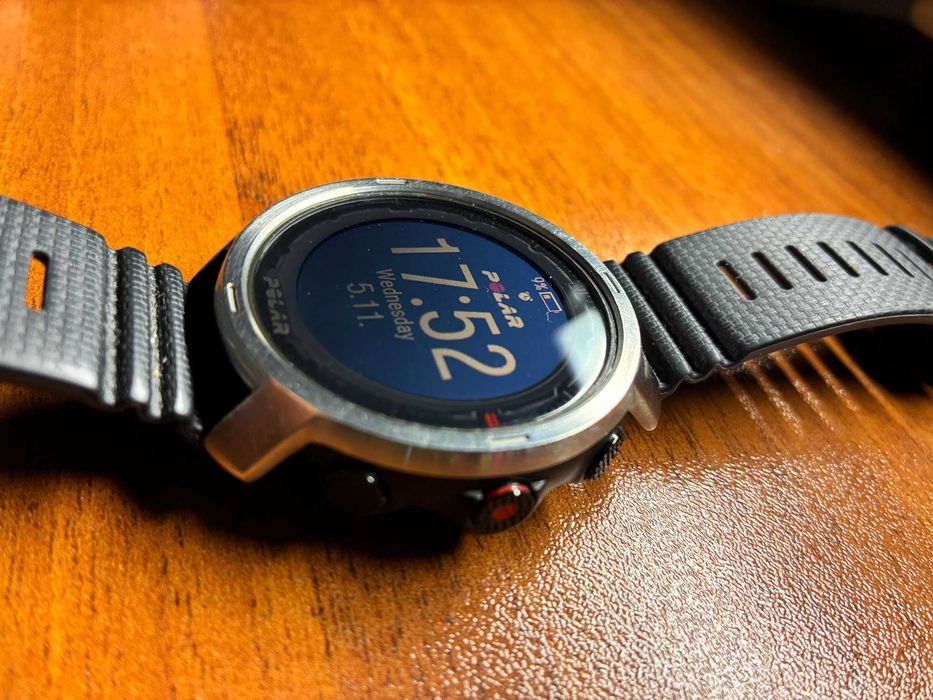 Смартчасовник Polar Grit X