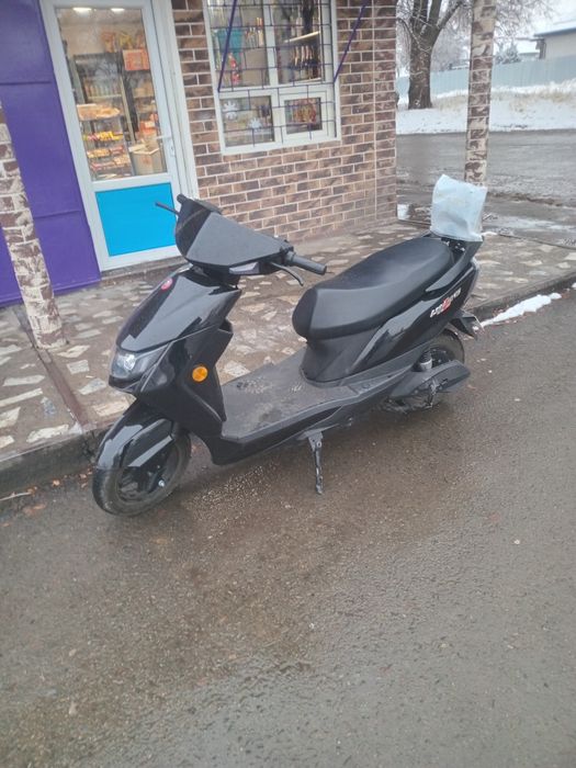 Продам электро скутер почти новый пробег 61км  работает  без нареканий