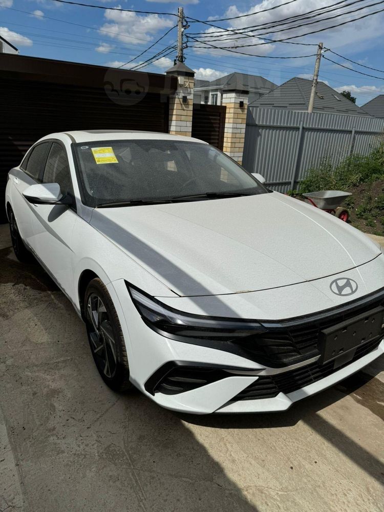 Hyundai Elantra 2024