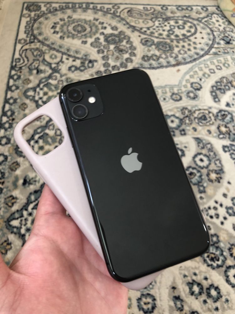 Продам IPhone 11 128G Blackk в идеальном состянии все работает хорошо