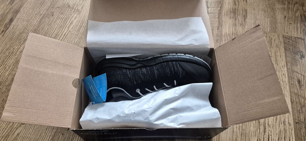 Vând bocanci marca Bruno S3 marime 43