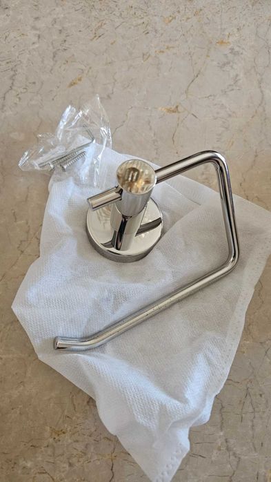 Аксесоари за баня - държач за кърпа / тоалетна ролка