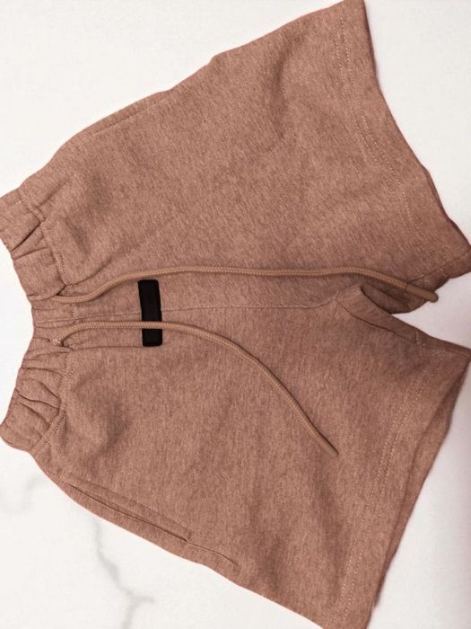 Pantaloni essential fog negri si gri