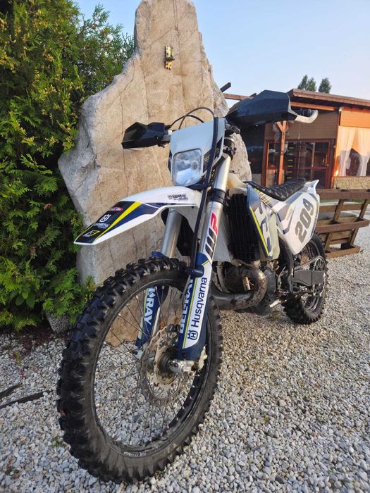 Husqvarna TE 300 2017 înscrisă