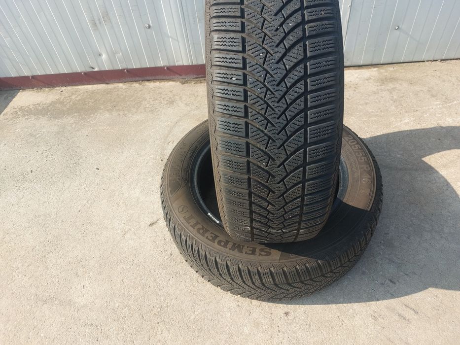 125 lei bucata! Doua anvelope M+S/IARNA 205 55 16 Semperit