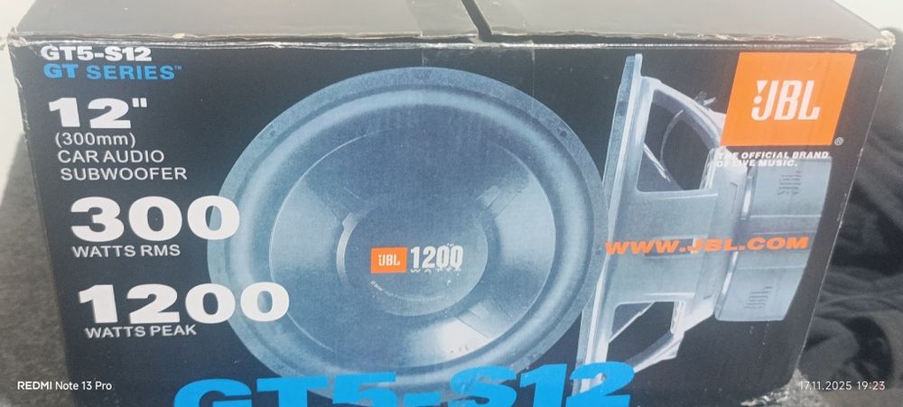 Продается комплект на автомобиль