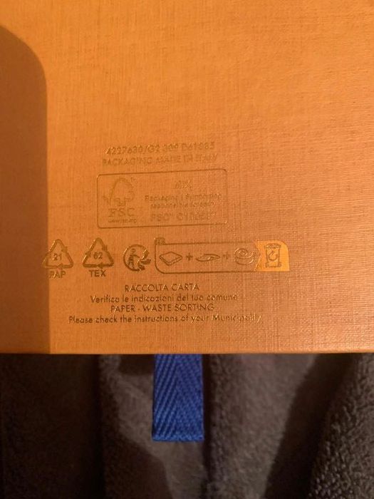 Bratara piele si aur de la Louis Vuitton