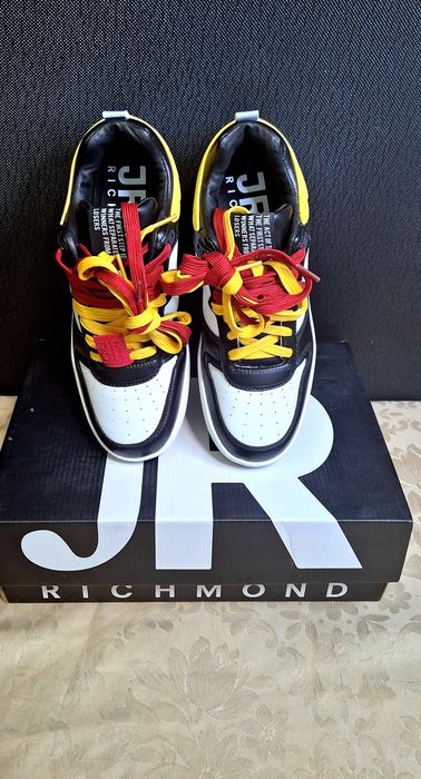 John richmond mar 41 ,noi