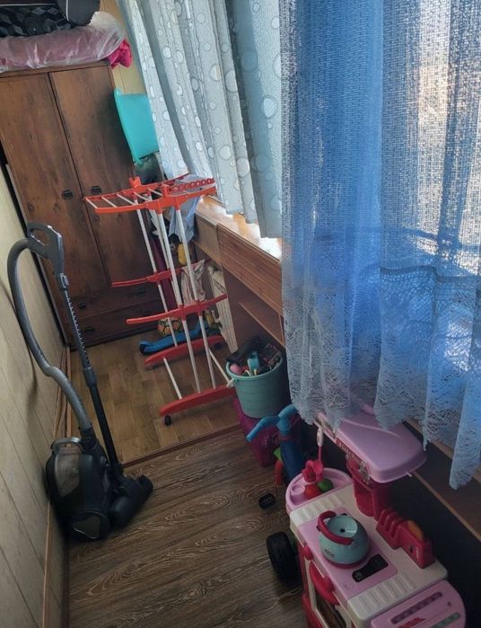 Продаётся 2х комнатная Ойбек