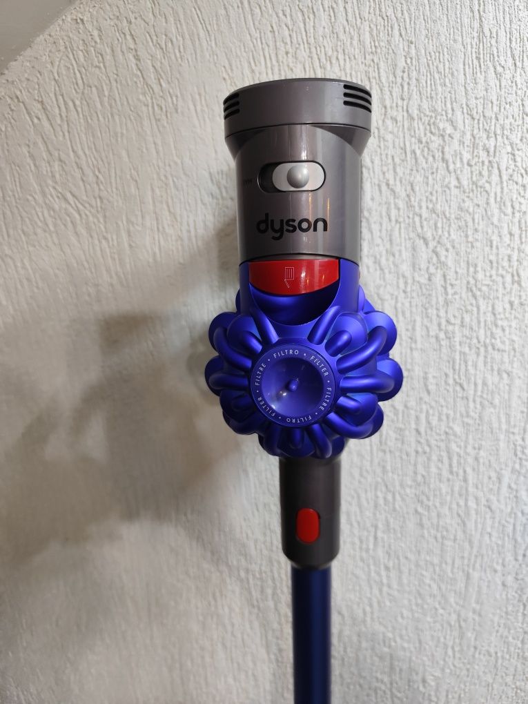 Безжична прахосмукачка Dyson