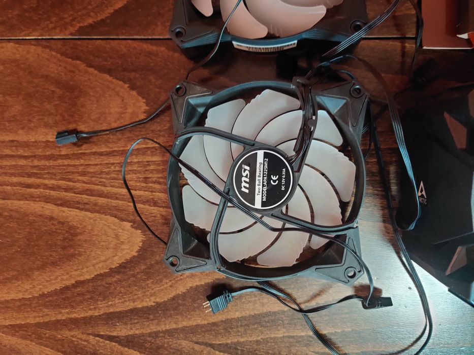 Комплект вентилатори Arctic и MSI
