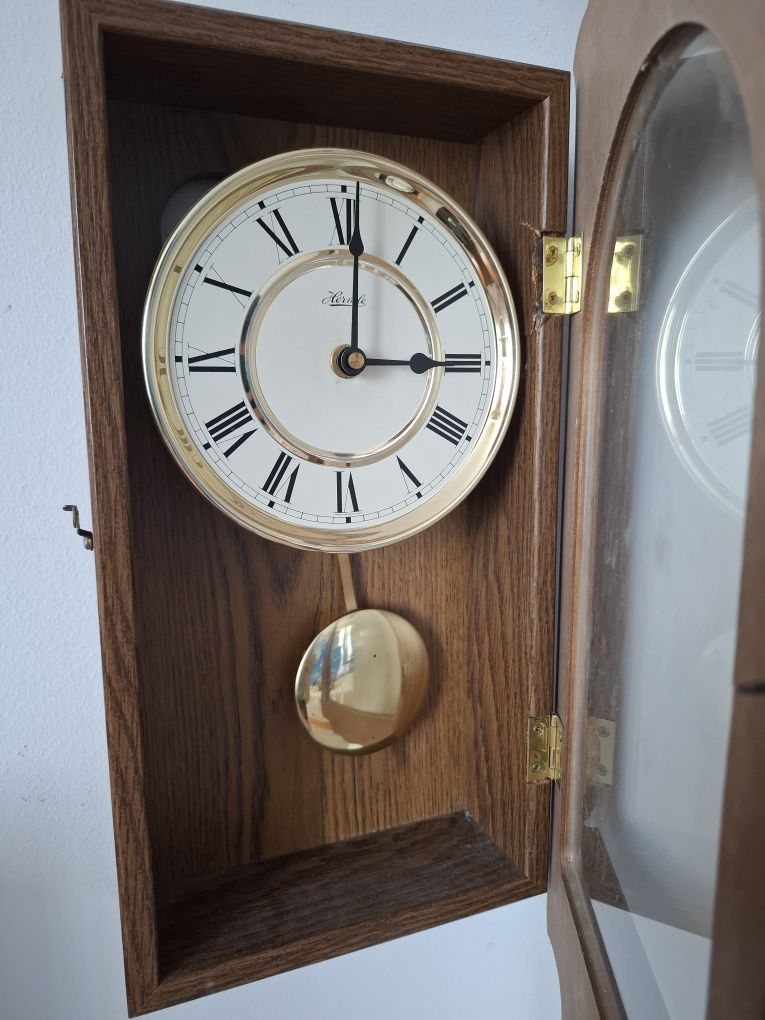 Ceas de perete cu pendul Hermle