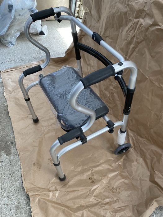 Cadru pliabil cu roti si sezut