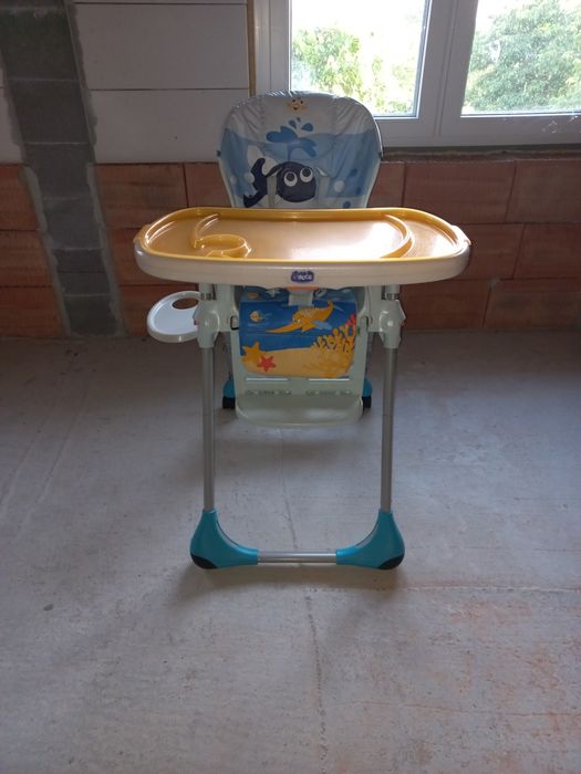 Scaun de masa pentru copiii Chicco