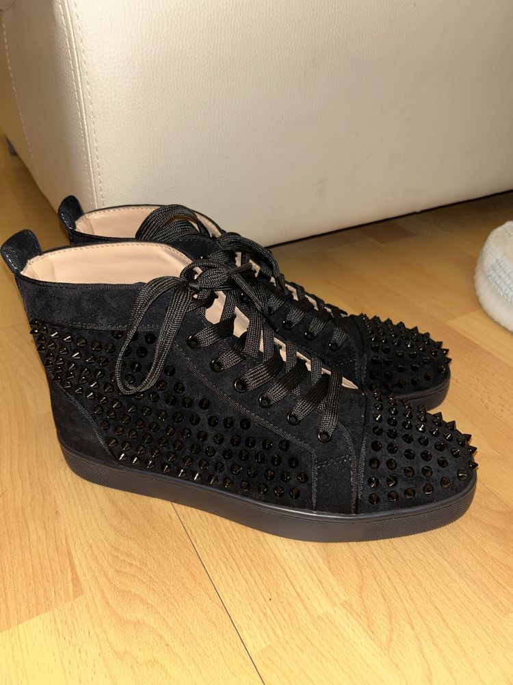 Christian Louboutin 43