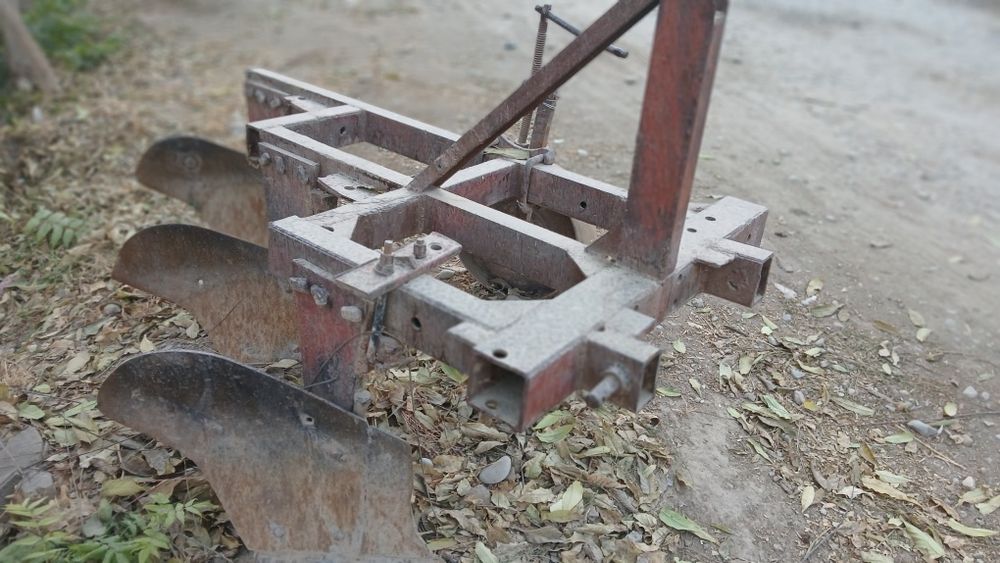 Плуг сотилади 3 корпусли 35 лик Беларус, юмз учун ҳайдаши жуда зўр