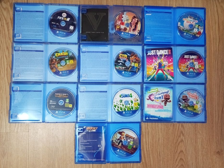 Vând jocuri consolă PS4